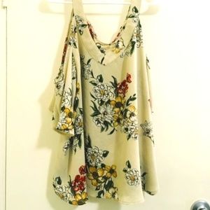 Active USA Off shoulder floral tee Sz 3X